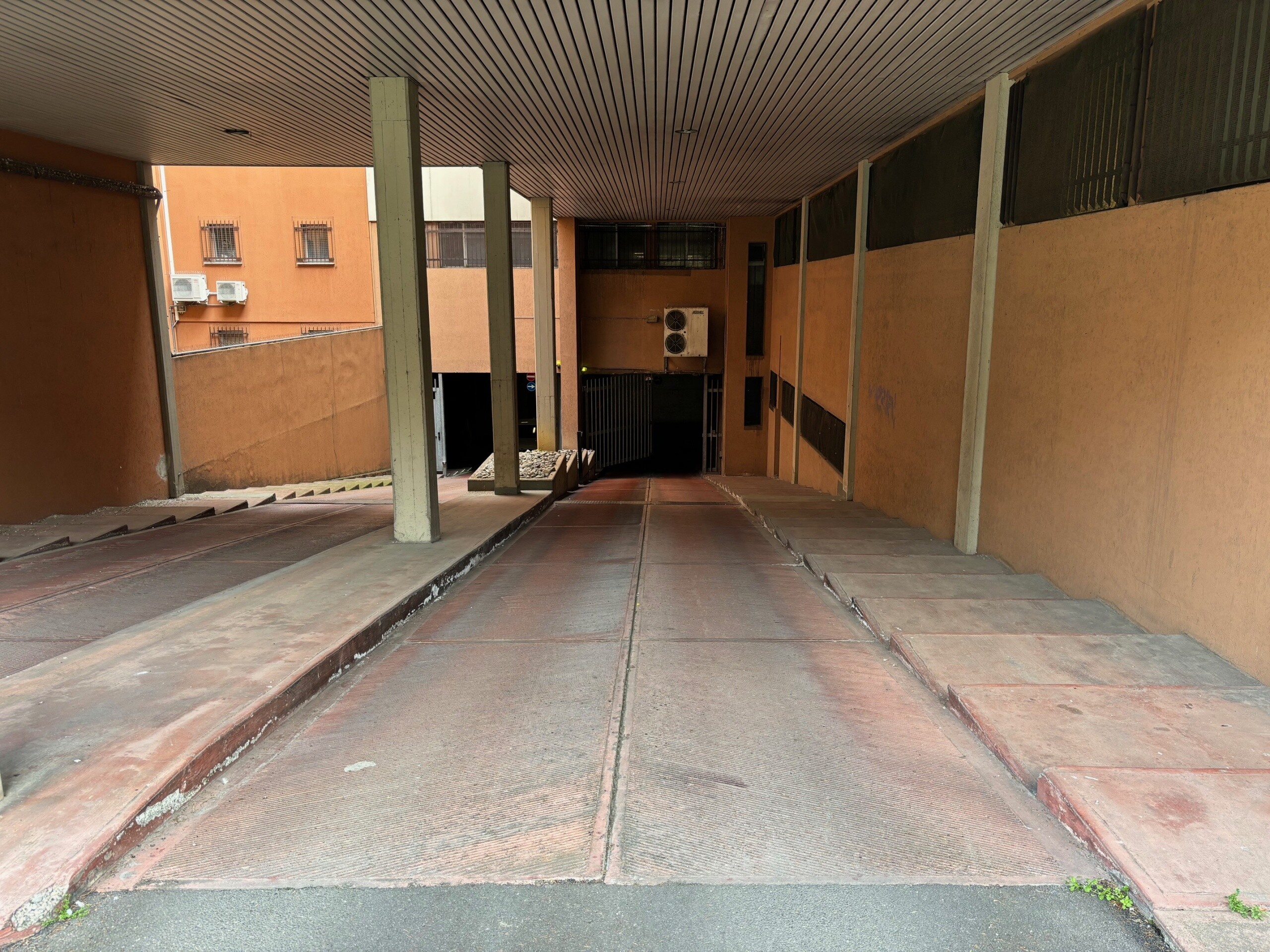 Garage / Posto Auto Singolo a Brescia - 1919-7