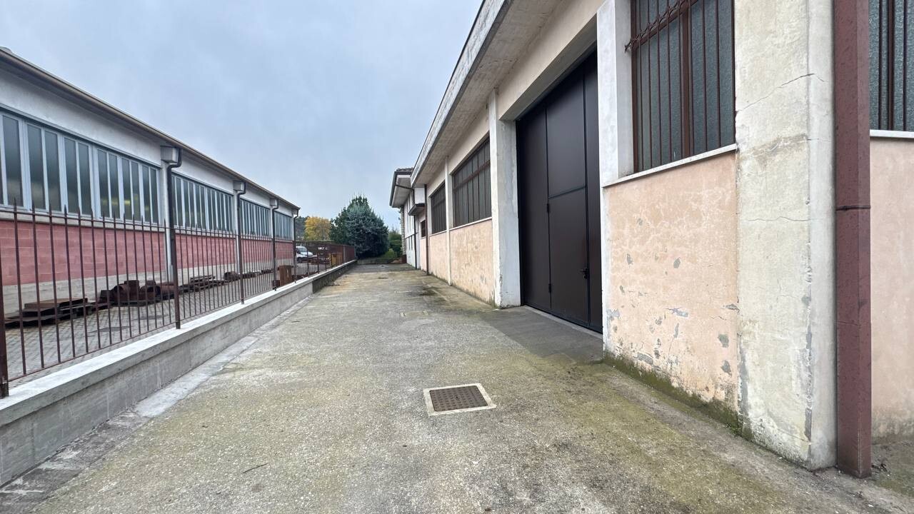 Capannone / Fondo Industriale/Artigianale a Brescia - 3595-12
