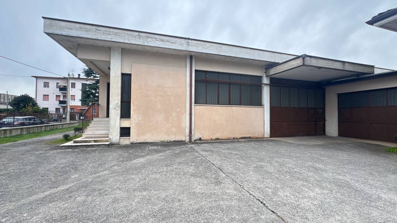 Capannone / Fondo Industriale/Artigianale a Brescia - 3595-15