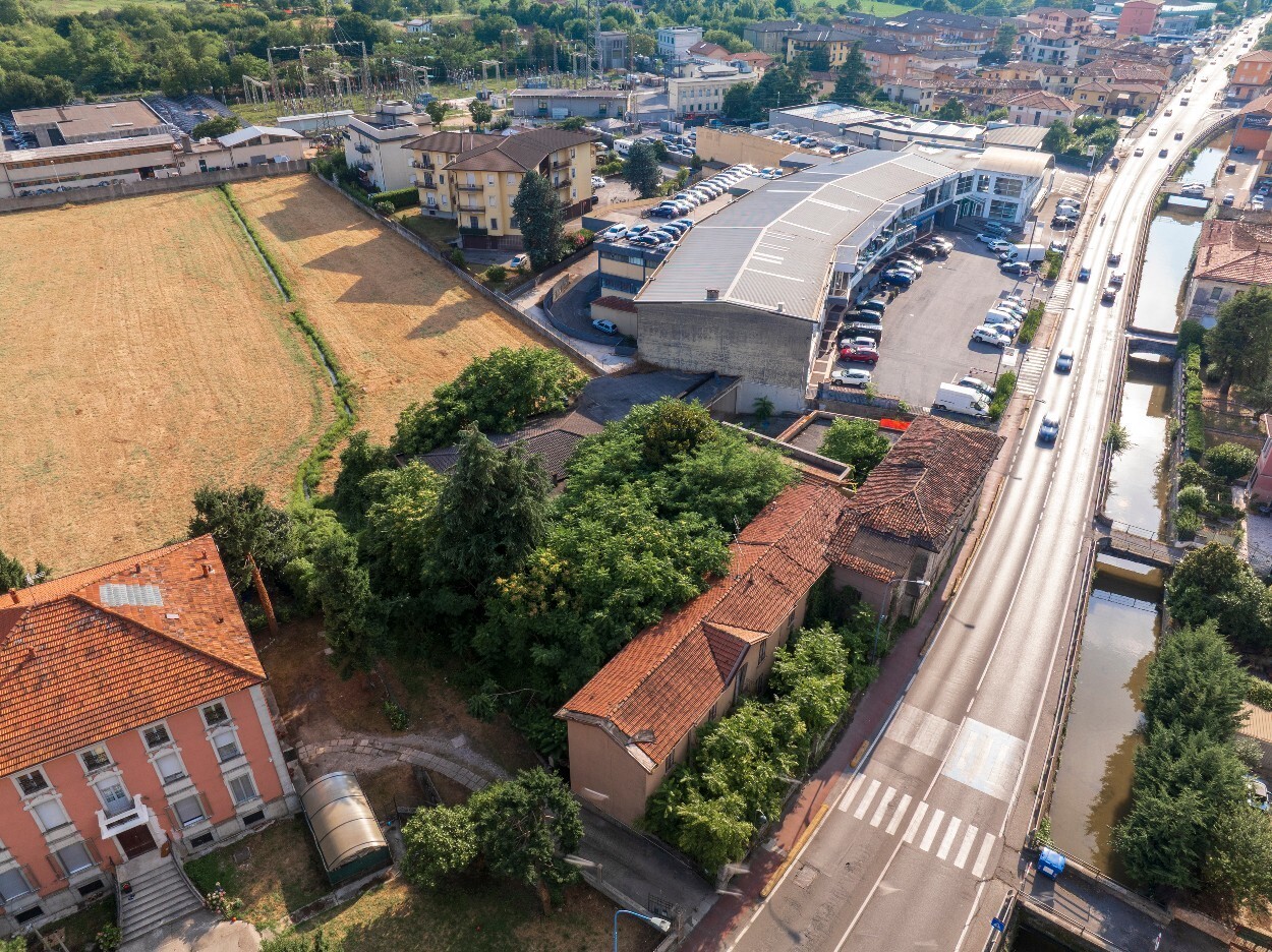 Palazzo / Stabile a Brescia - 3663-21