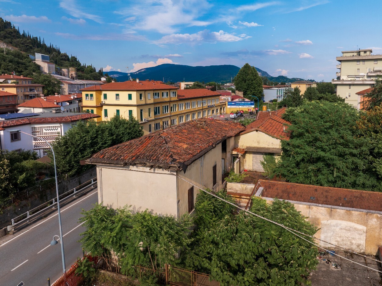 Palazzo / Stabile a Brescia - 3663-8