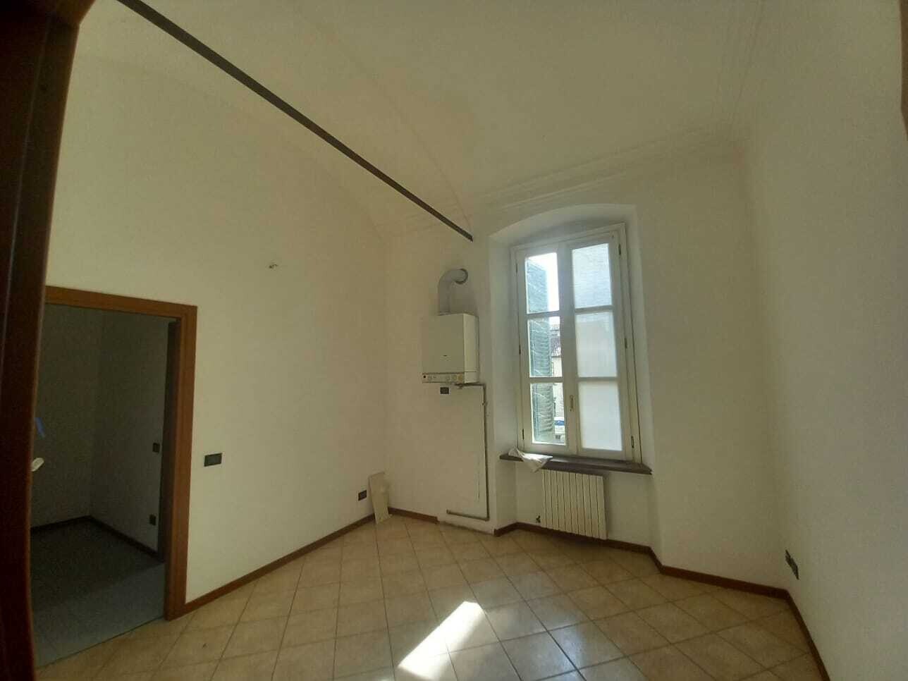 Negozio 4 Vani a Brescia - 3710-16